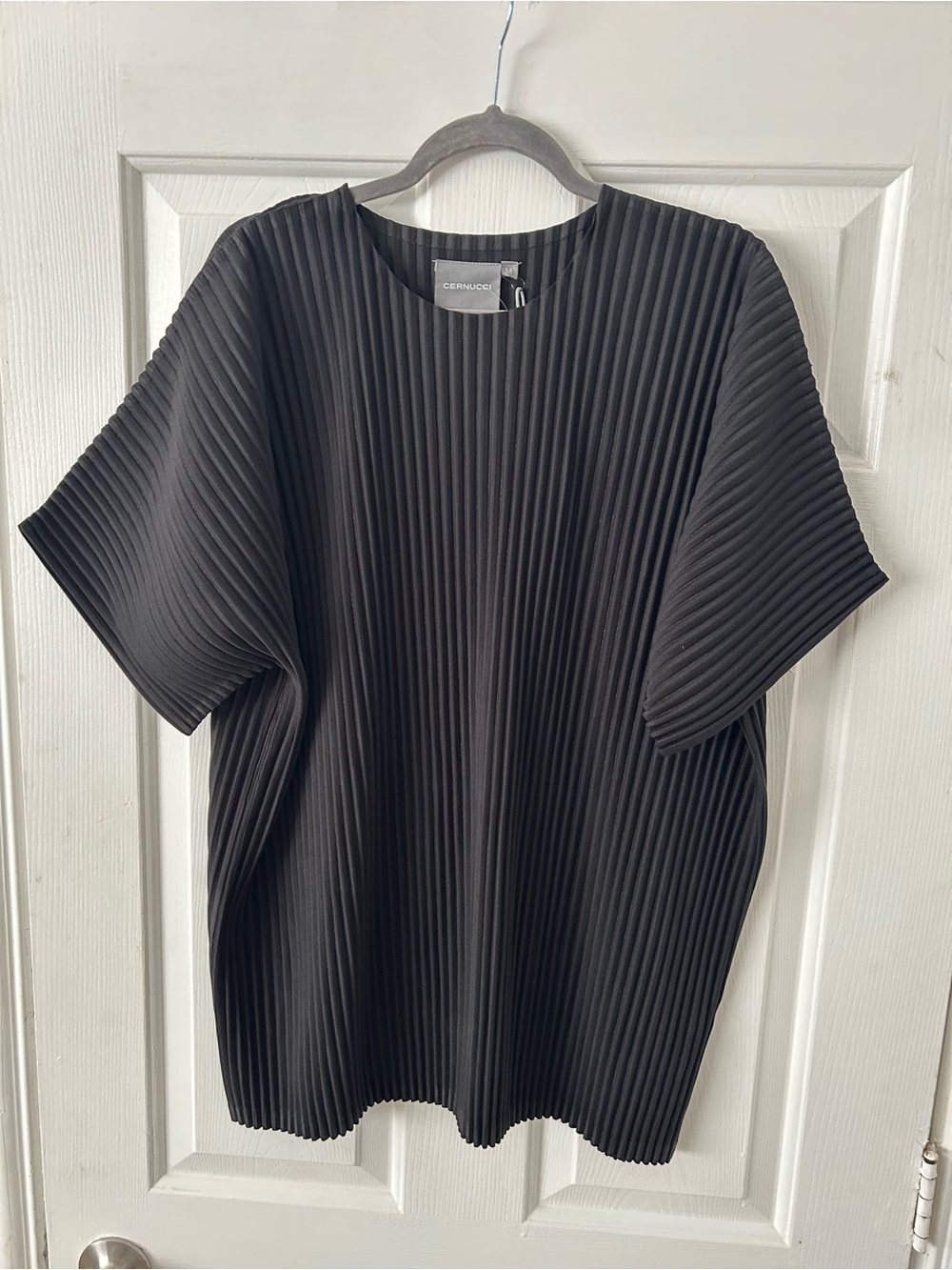 Black Pleated Short-Sleeve Men’s Shirt
